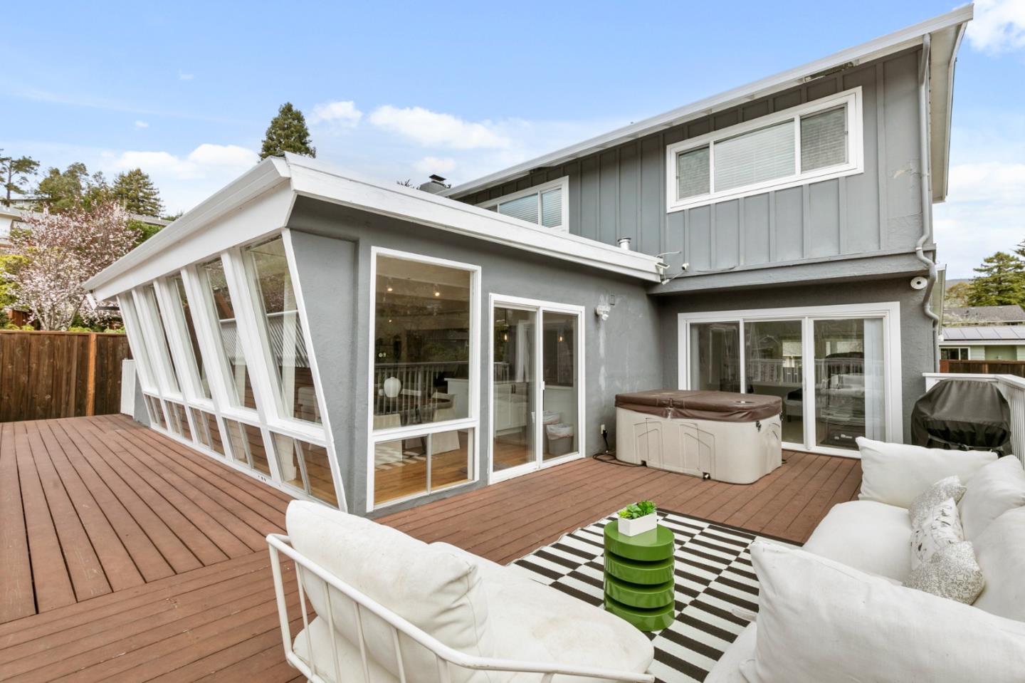 Detail Gallery Image 5 of 33 For 1 Sequoia Way, Pacifica,  CA 94044 - 4 Beds | 3 Baths
