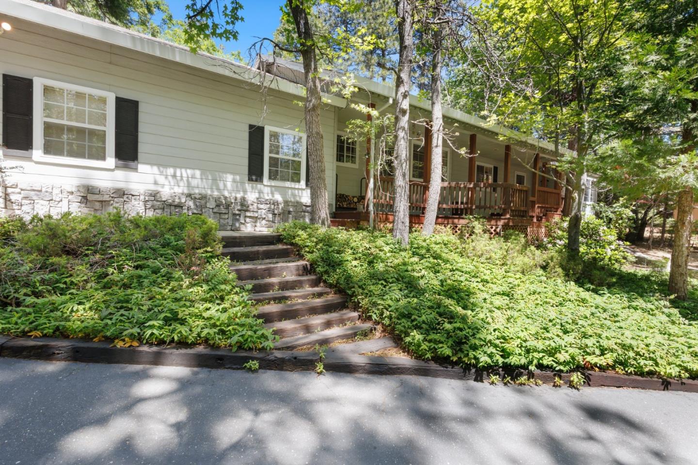 Detail Gallery Image 2 of 47 For 17256 Mount Elizabeth Dr, Sonora,  CA 95370 - 3 Beds | 2 Baths