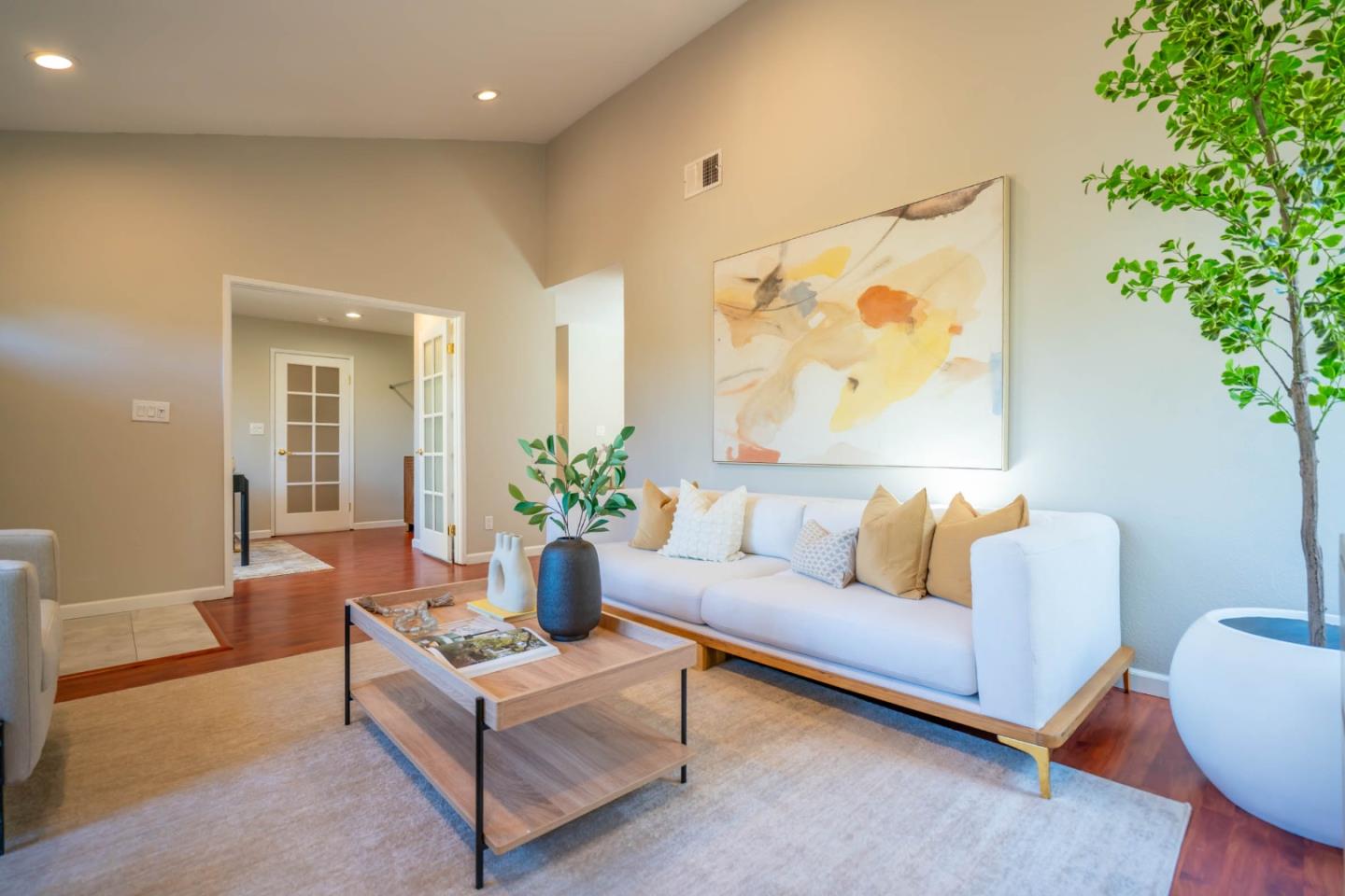 Detail Gallery Image 5 of 22 For 486 Fontanelle Ct, San Jose,  CA 95111 - 4 Beds | 2 Baths