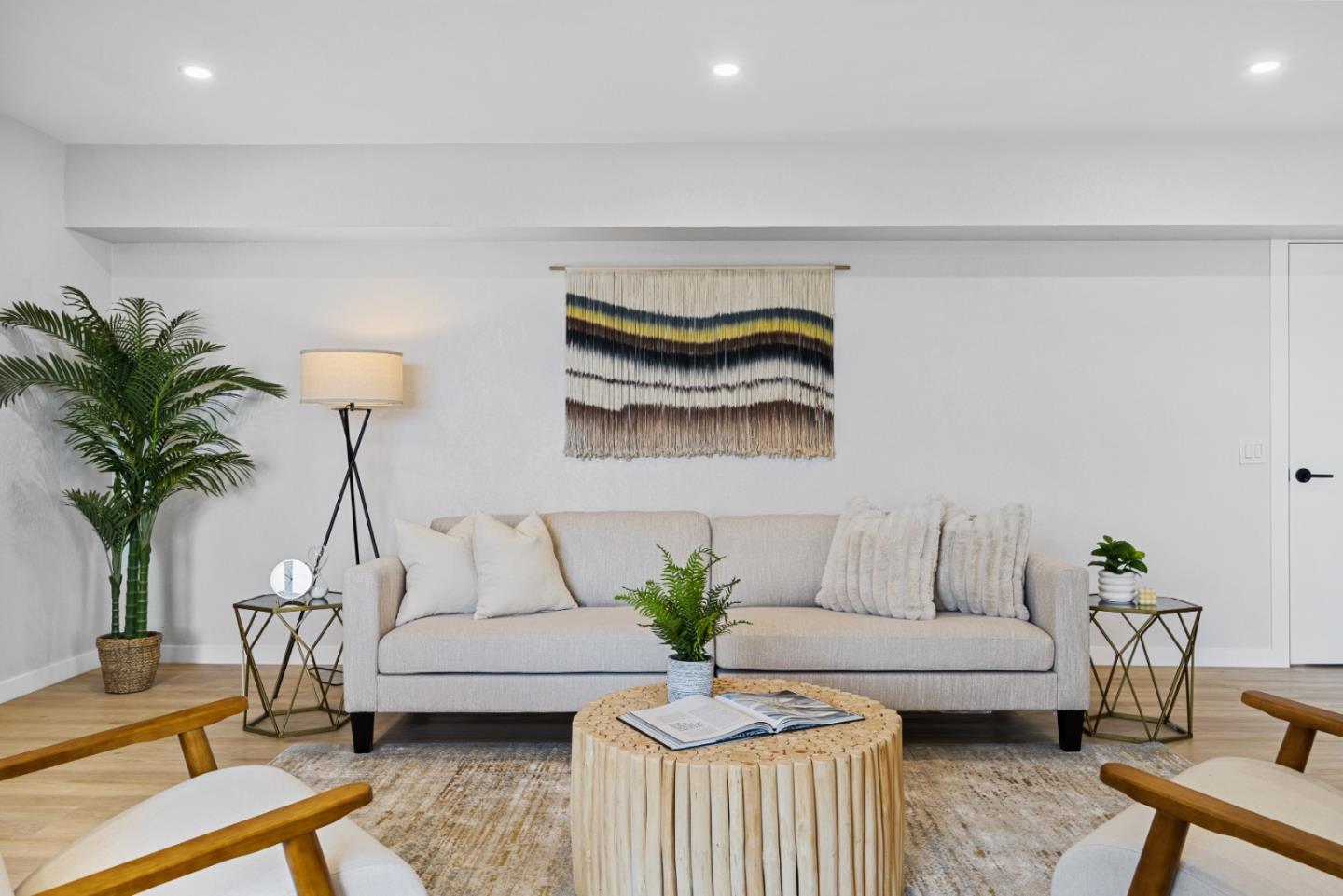 Detail Gallery Image 5 of 41 For 239 Dennis Dr, Daly City,  CA 94015 - 3 Beds | 2 Baths