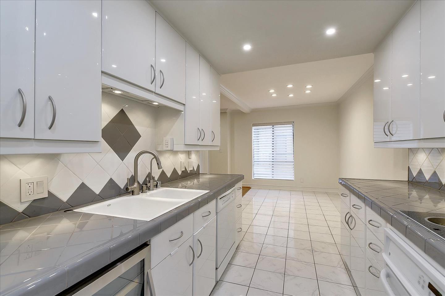 Detail Gallery Image 18 of 35 For 1735 N Fuller Ave #221,  Los Angeles,  CA 90046 - 1 Beds | 1 Baths