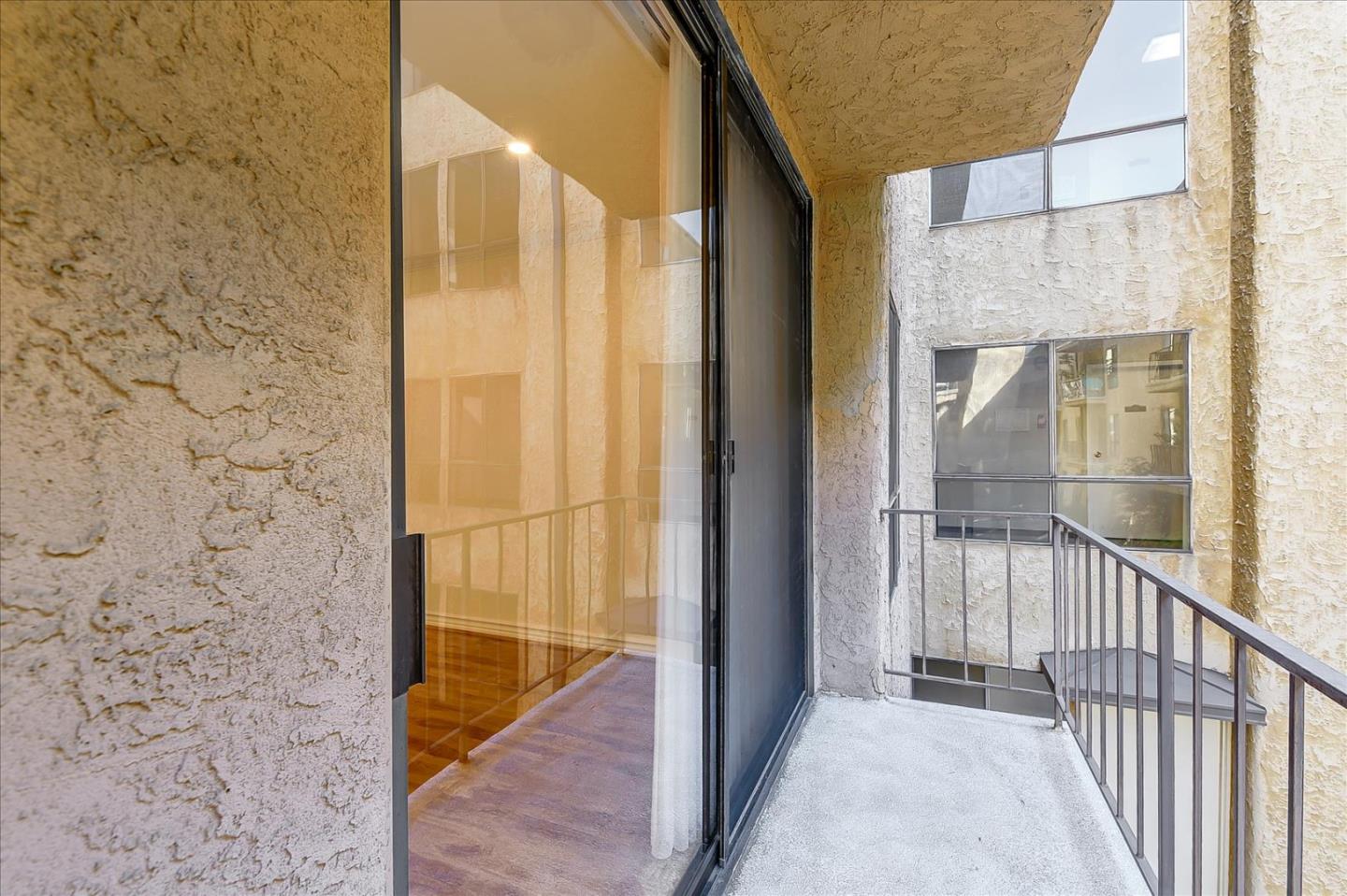 Detail Gallery Image 29 of 35 For 1735 N Fuller Ave #221,  Los Angeles,  CA 90046 - 1 Beds | 1 Baths