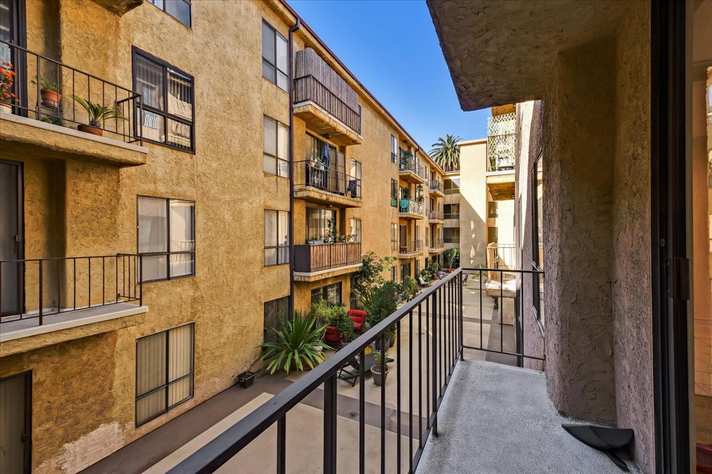 Detail Gallery Image 32 of 35 For 1735 N Fuller Ave #221,  Los Angeles,  CA 90046 - 1 Beds | 1 Baths