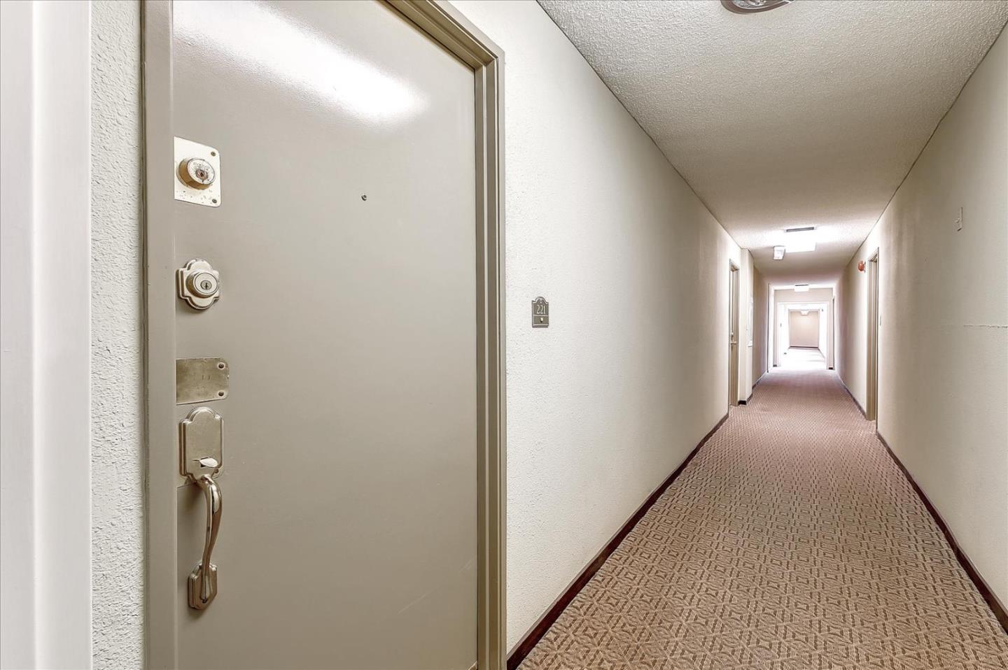 Detail Gallery Image 4 of 35 For 1735 N Fuller Ave #221,  Los Angeles,  CA 90046 - 1 Beds | 1 Baths