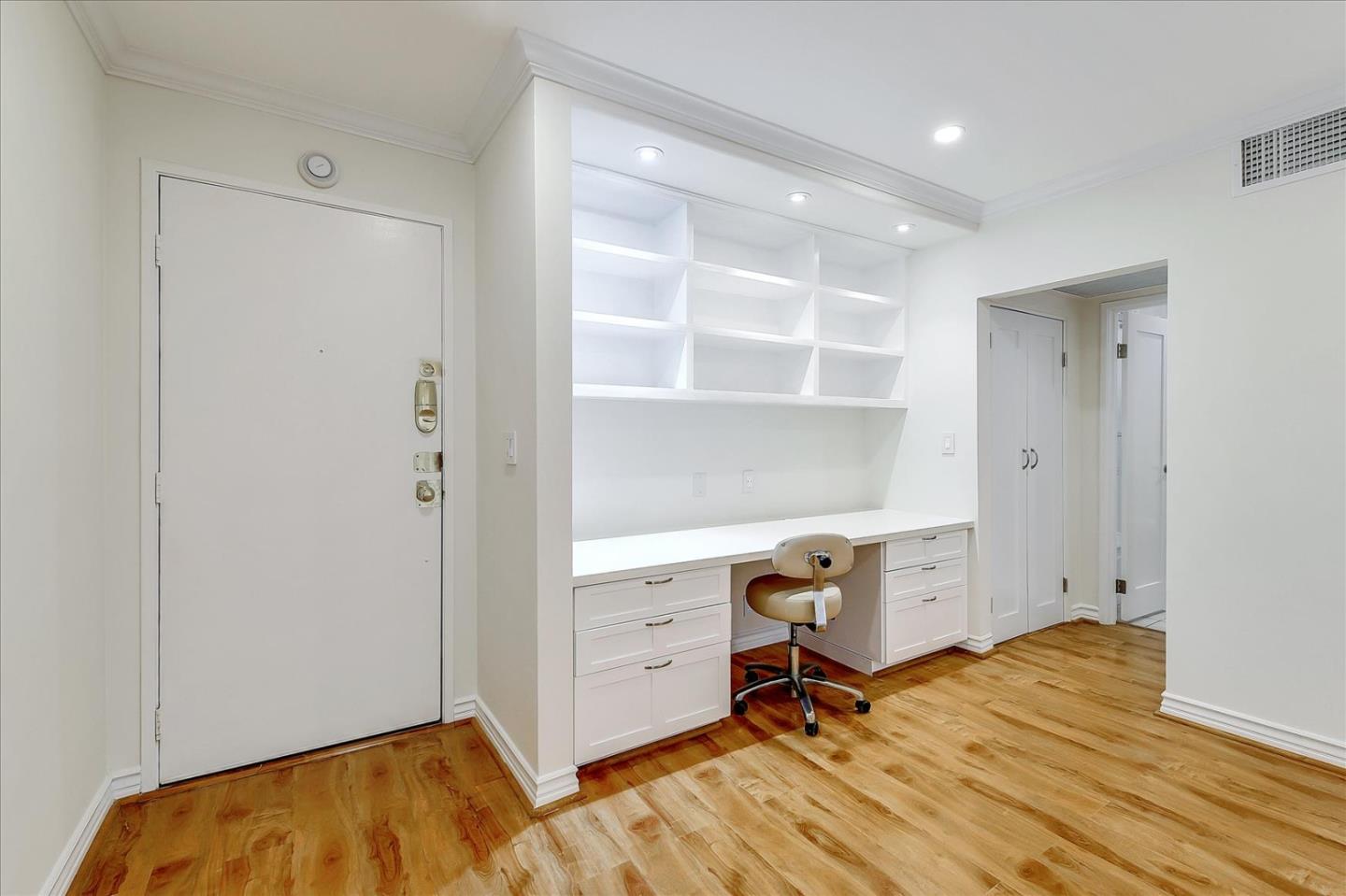 Detail Gallery Image 5 of 35 For 1735 N Fuller Ave #221,  Los Angeles,  CA 90046 - 1 Beds | 1 Baths
