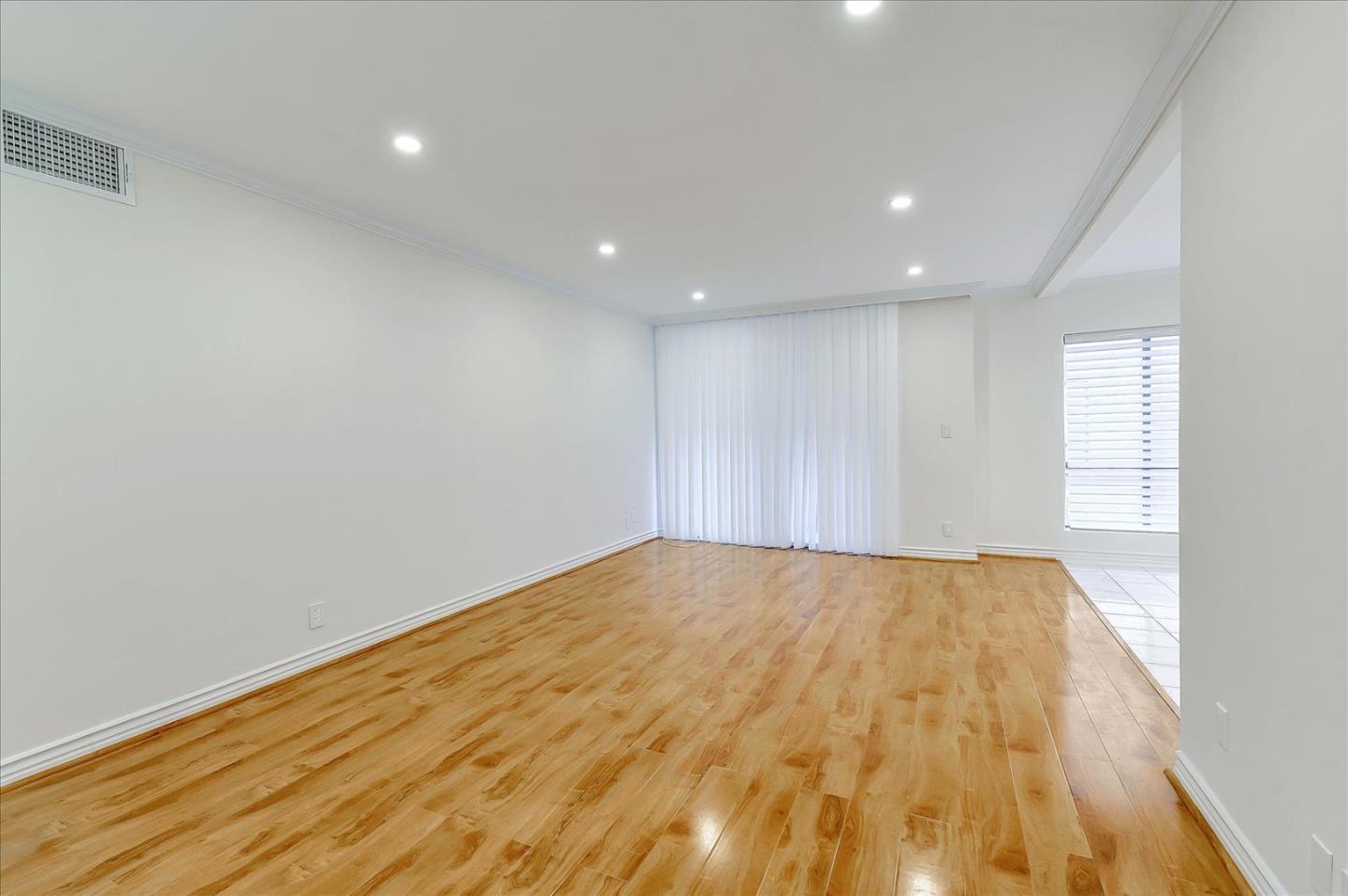 Detail Gallery Image 9 of 35 For 1735 N Fuller Ave #221,  Los Angeles,  CA 90046 - 1 Beds | 1 Baths