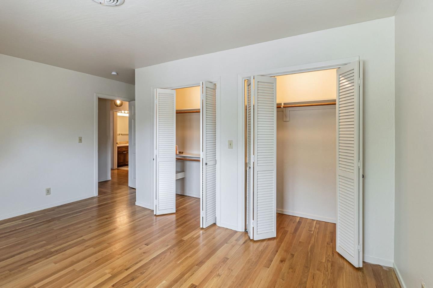 Detail Gallery Image 17 of 24 For 2331 Carmel Dr, Palo Alto,  CA 94303 - 6 Beds | 5 Baths