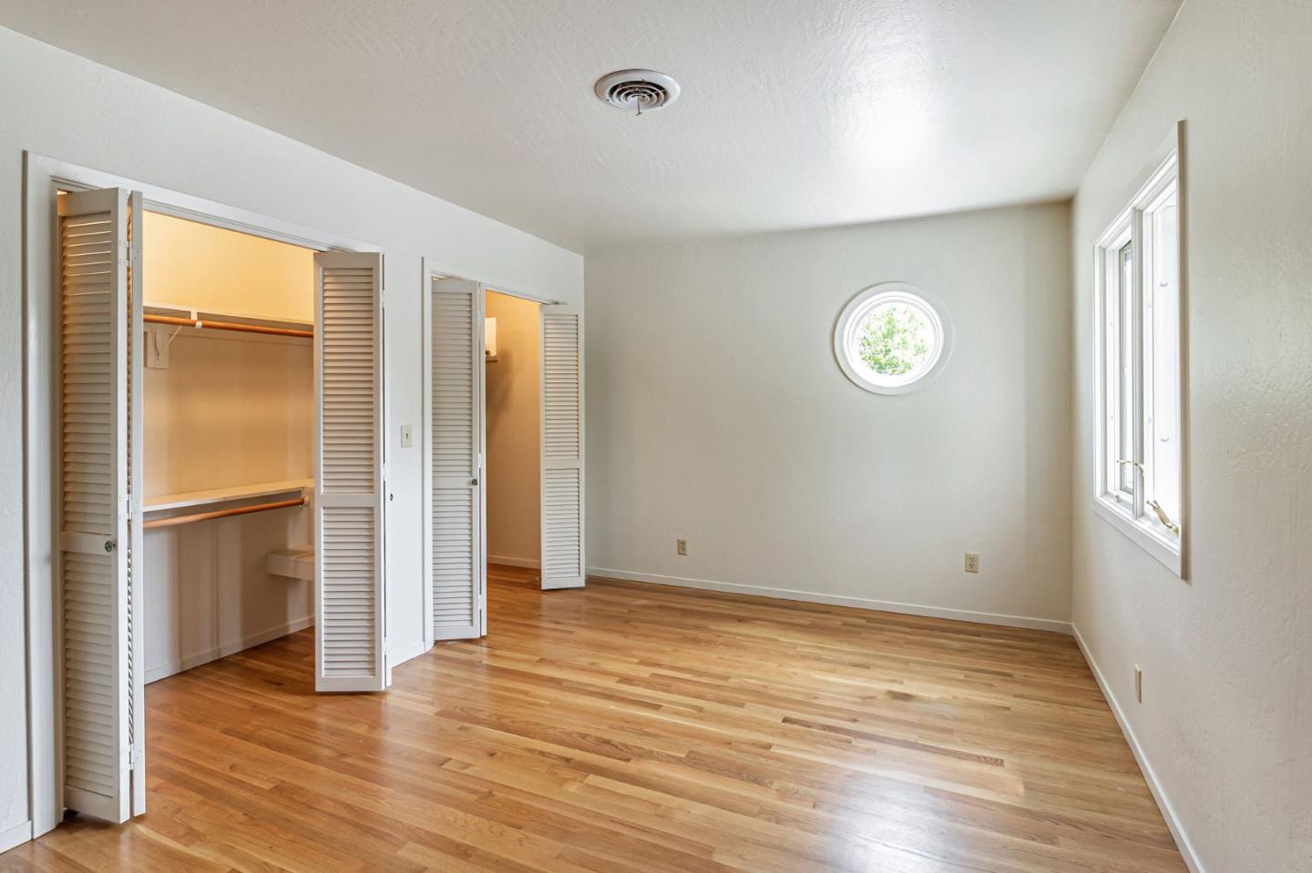 Detail Gallery Image 18 of 24 For 2331 Carmel Dr, Palo Alto,  CA 94303 - 6 Beds | 5 Baths