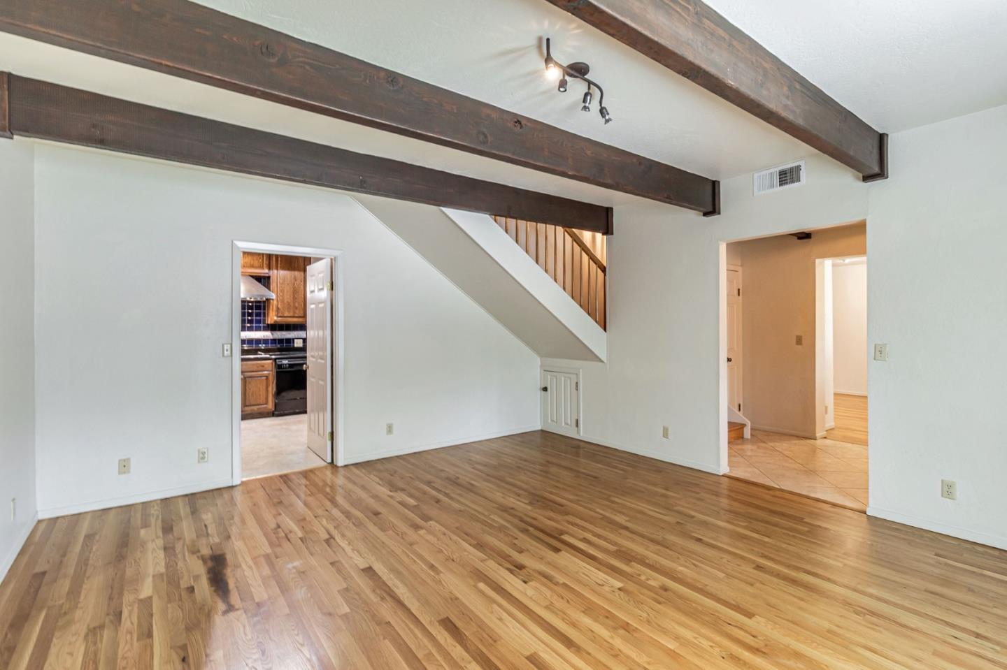 Detail Gallery Image 9 of 24 For 2331 Carmel Dr, Palo Alto,  CA 94303 - 6 Beds | 5 Baths