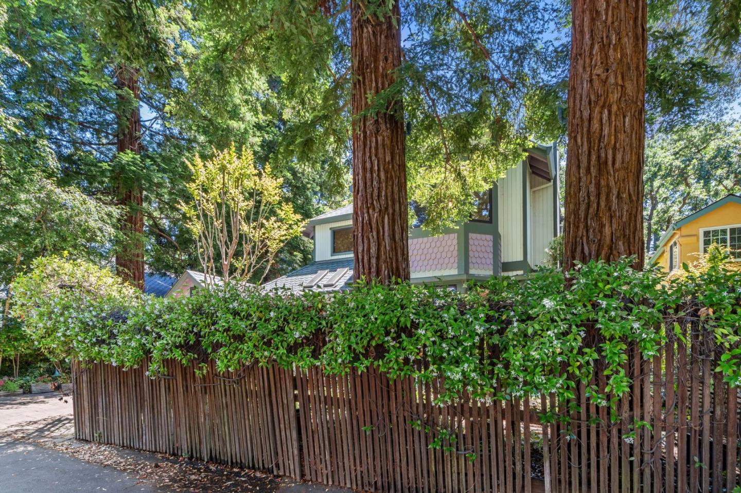 Detail Gallery Image 4 of 59 For 136 El Centro, Diablo,  CA 94528 - 2 Beds | 2/1 Baths