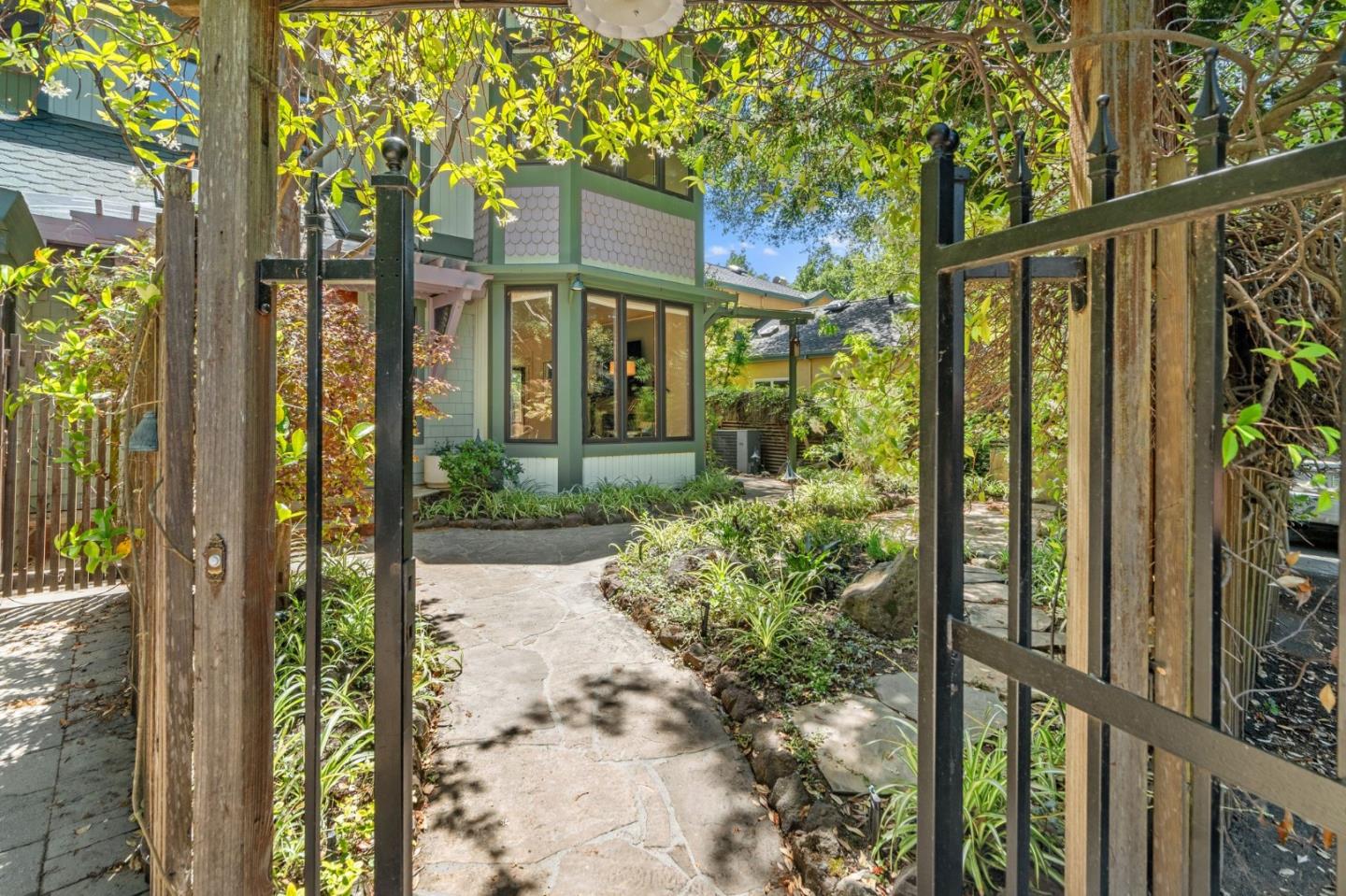 Detail Gallery Image 5 of 59 For 136 El Centro, Diablo,  CA 94528 - 2 Beds | 2/1 Baths