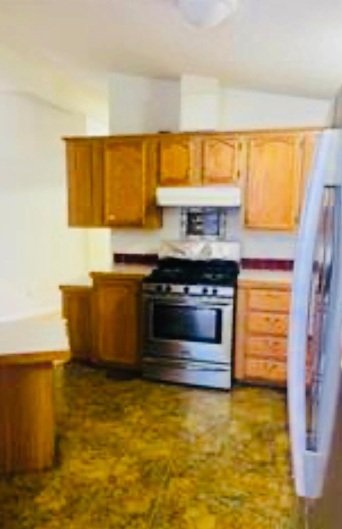 Detail Gallery Image 7 of 21 For 20 Russell Rd #134,  Salinas,  CA 93906 - 3 Beds | 2 Baths