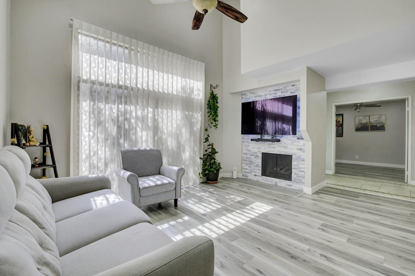 Detail Gallery Image 10 of 41 For 5391 Black Ave #1,  Pleasanton,  CA 94566 - 3 Beds | 2/1 Baths