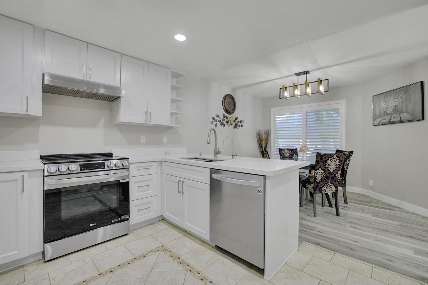Detail Gallery Image 15 of 41 For 5391 Black Ave #1,  Pleasanton,  CA 94566 - 3 Beds | 2/1 Baths