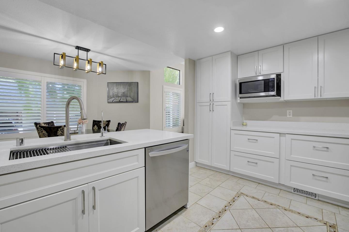 Detail Gallery Image 17 of 41 For 5391 Black Ave #1,  Pleasanton,  CA 94566 - 3 Beds | 2/1 Baths