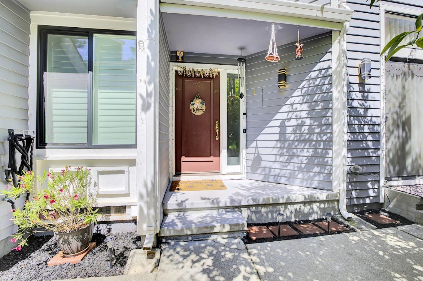 Detail Gallery Image 3 of 41 For 5391 Black Ave #1,  Pleasanton,  CA 94566 - 3 Beds | 2/1 Baths