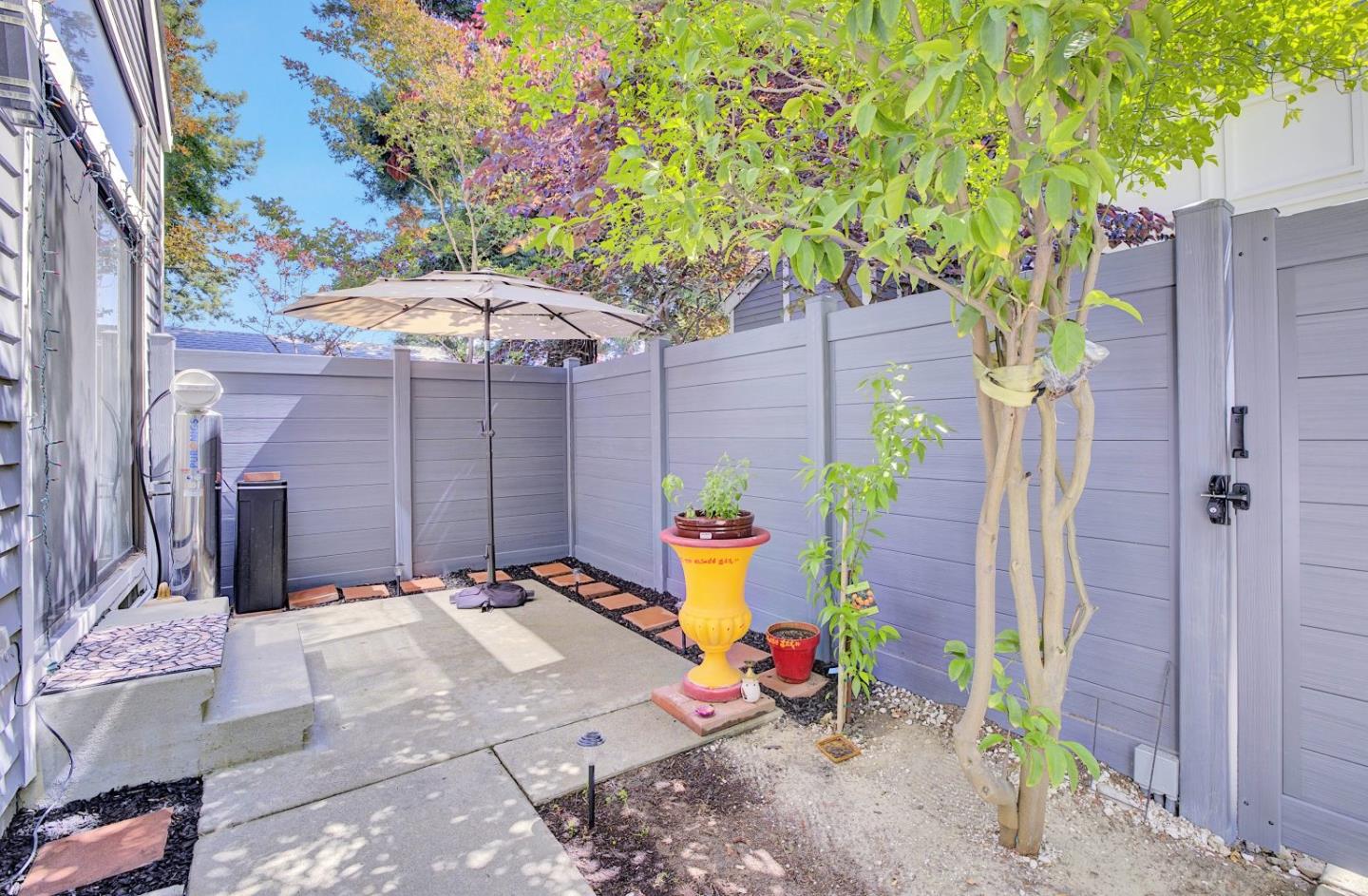 Detail Gallery Image 4 of 41 For 5391 Black Ave #1,  Pleasanton,  CA 94566 - 3 Beds | 2/1 Baths