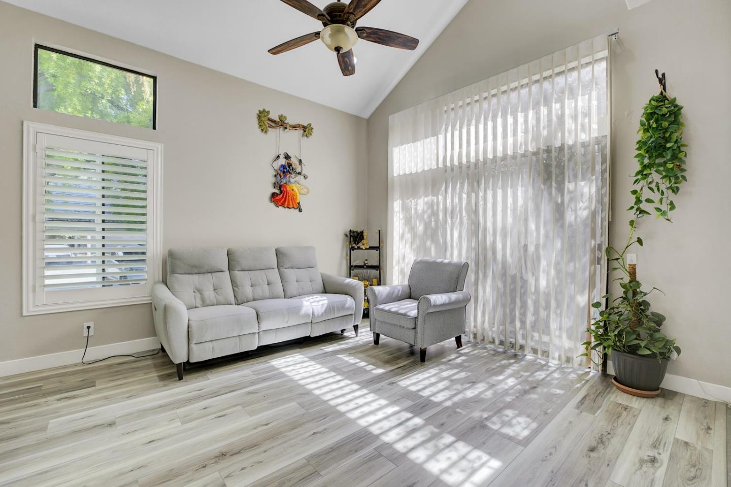 Detail Gallery Image 7 of 41 For 5391 Black Ave #1,  Pleasanton,  CA 94566 - 3 Beds | 2/1 Baths