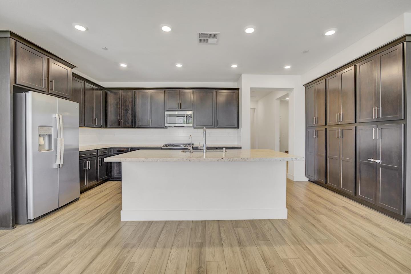 Detail Gallery Image 15 of 40 For 2606 Salinger Ave, Tracy,  CA 95377 - 4 Beds | 2/1 Baths