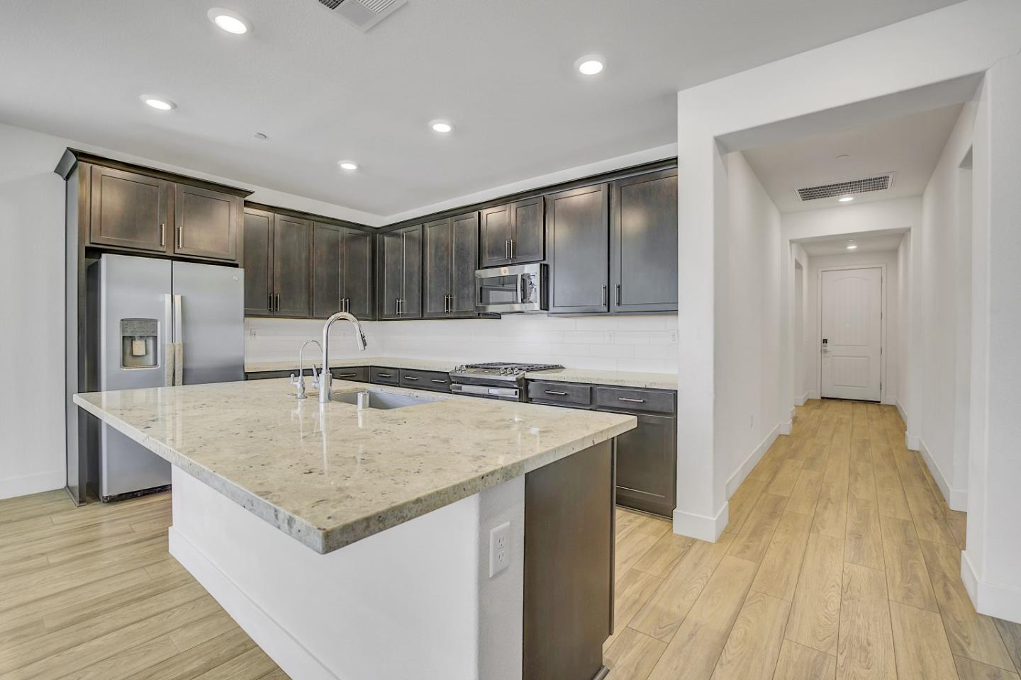 Detail Gallery Image 16 of 40 For 2606 Salinger Ave, Tracy,  CA 95377 - 4 Beds | 2/1 Baths