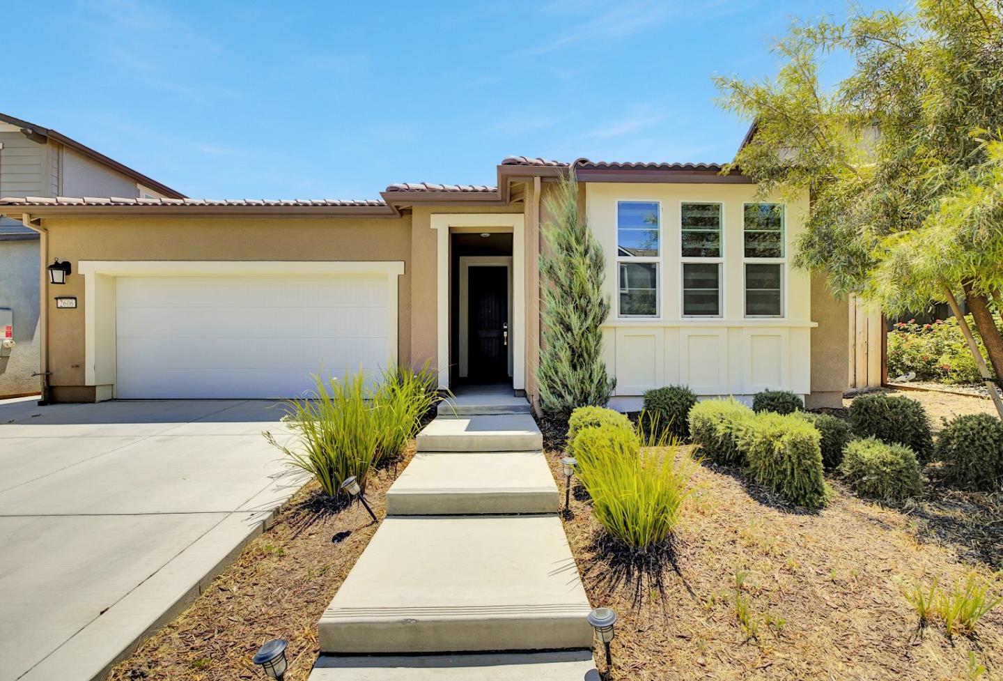 Detail Gallery Image 3 of 40 For 2606 Salinger Ave, Tracy,  CA 95377 - 4 Beds | 2/1 Baths