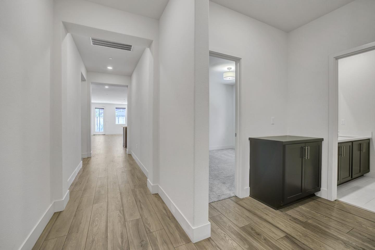 Detail Gallery Image 6 of 40 For 2606 Salinger Ave, Tracy,  CA 95377 - 4 Beds | 2/1 Baths