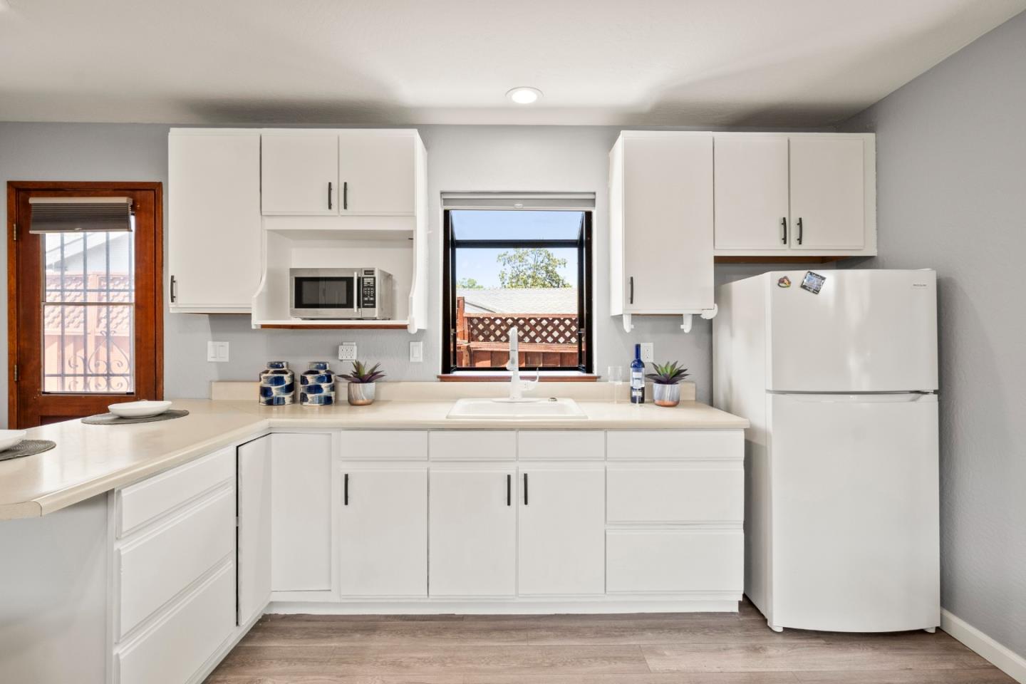 Detail Gallery Image 29 of 49 For 2544 Glenrio Dr, San Jose,  CA 95121 - 4 Beds | 4 Baths