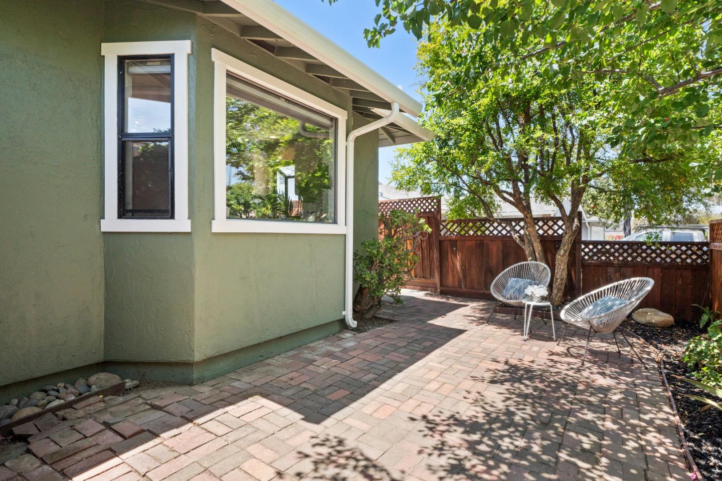 Detail Gallery Image 4 of 49 For 2544 Glenrio Dr, San Jose,  CA 95121 - 4 Beds | 4 Baths