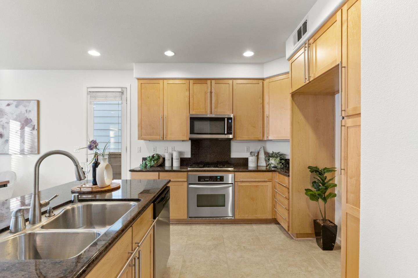 Detail Gallery Image 16 of 48 For 1626 Salamoni Ct, San Jose,  CA 95133 - 3 Beds | 2/1 Baths