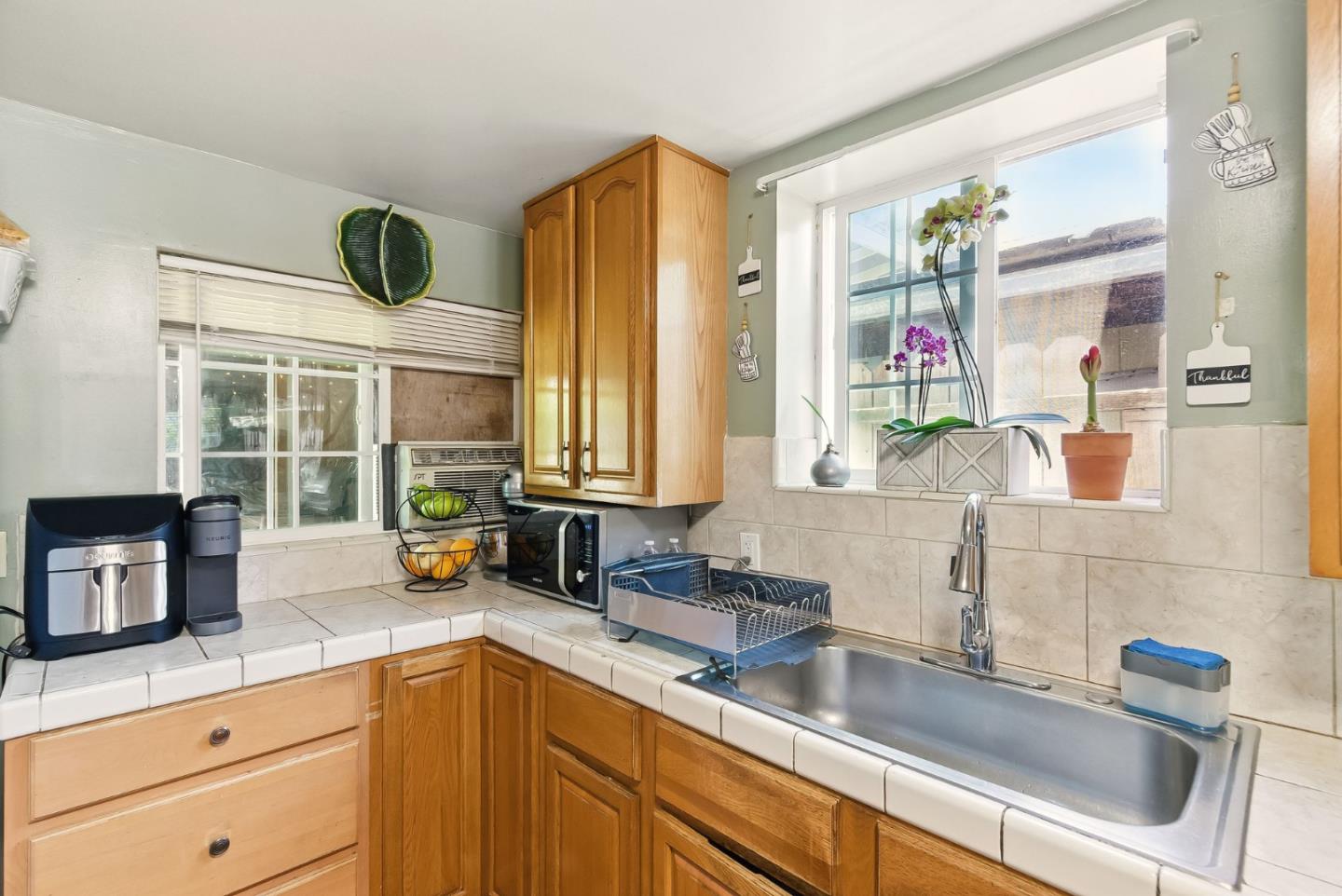 Detail Gallery Image 10 of 59 For 109 Dumbarton Ave, Redwood City,  CA 94063 - – Beds | – Baths