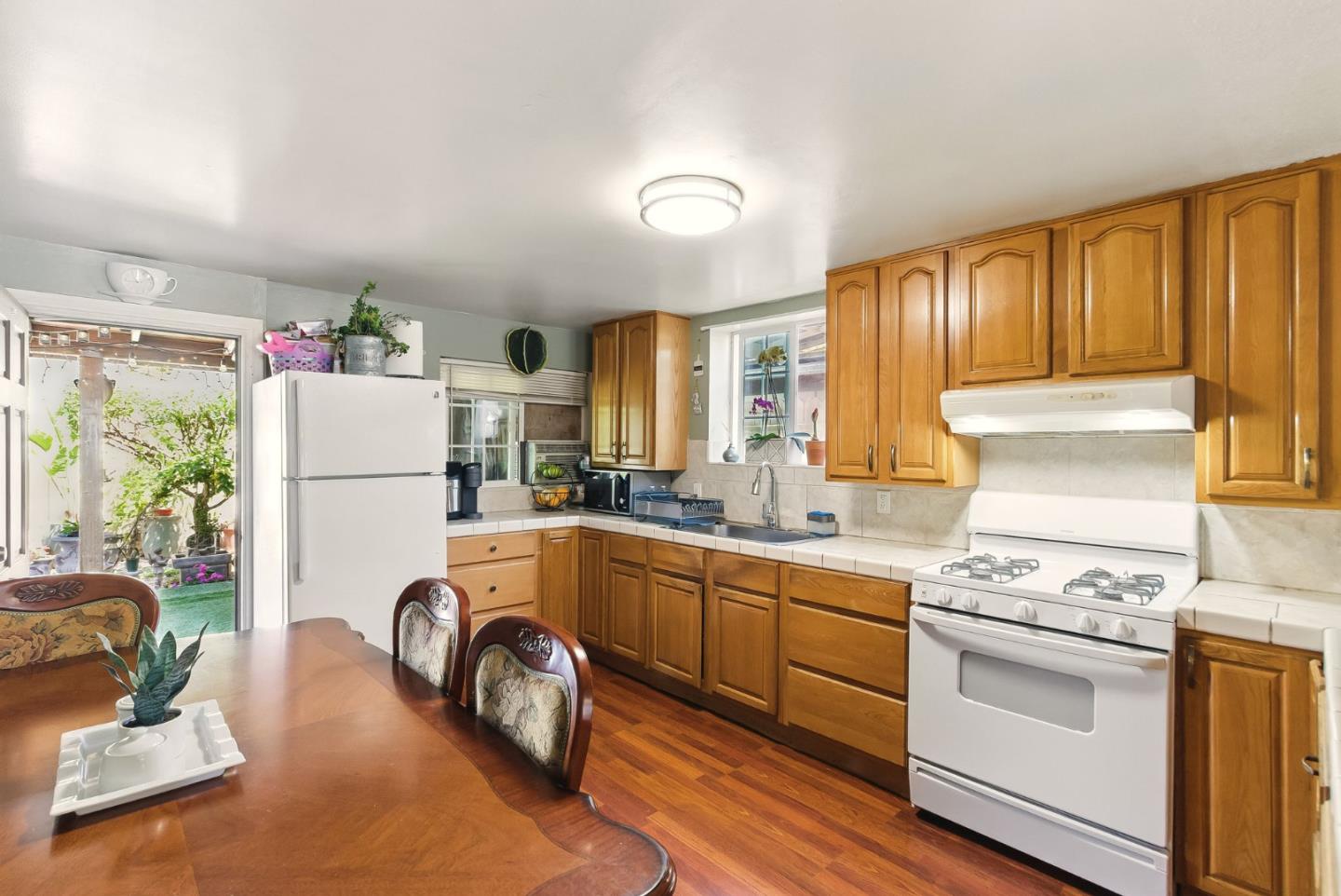 Detail Gallery Image 11 of 59 For 109 Dumbarton Ave, Redwood City,  CA 94063 - – Beds | – Baths