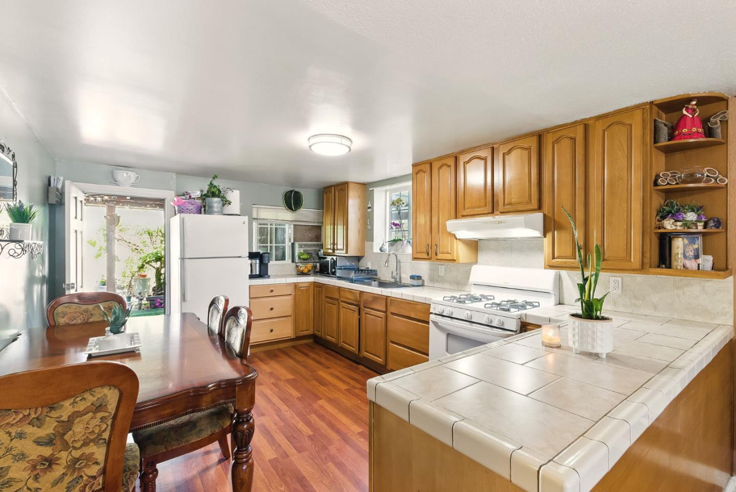 Detail Gallery Image 12 of 59 For 109 Dumbarton Ave, Redwood City,  CA 94063 - – Beds | – Baths