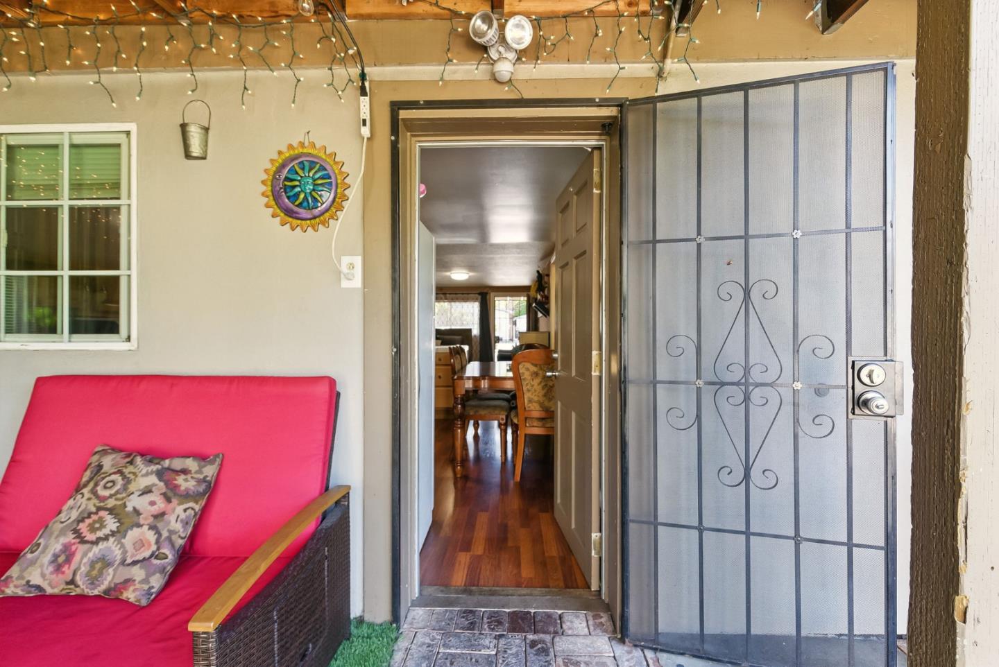 Detail Gallery Image 3 of 59 For 109 Dumbarton Ave, Redwood City,  CA 94063 - – Beds | – Baths