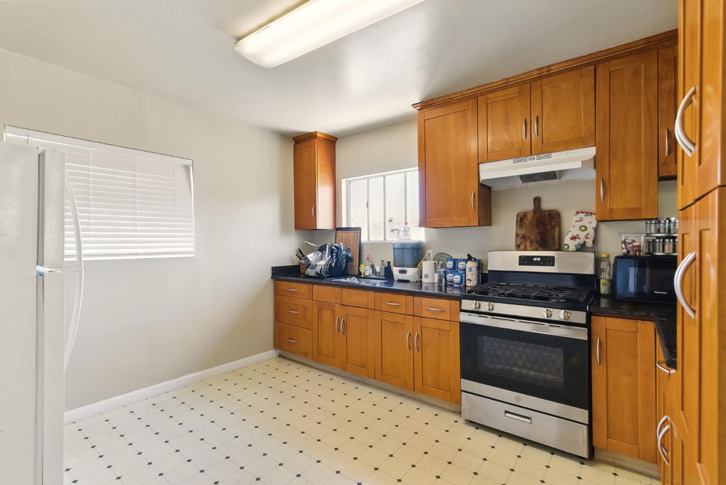 Detail Gallery Image 36 of 59 For 109 Dumbarton Ave, Redwood City,  CA 94063 - – Beds | – Baths