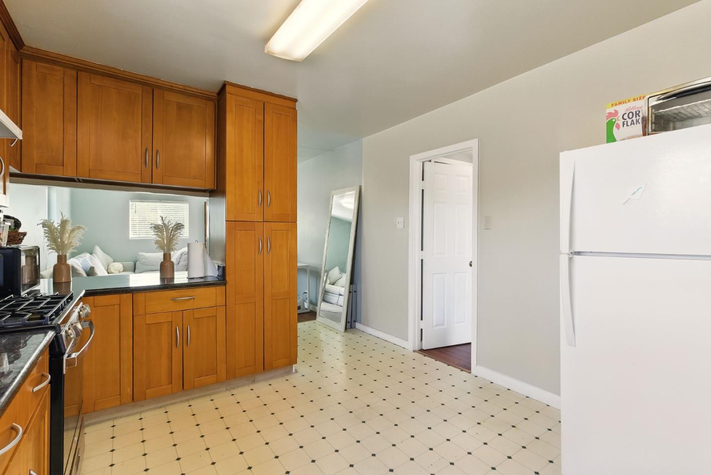 Detail Gallery Image 37 of 59 For 109 Dumbarton Ave, Redwood City,  CA 94063 - – Beds | – Baths