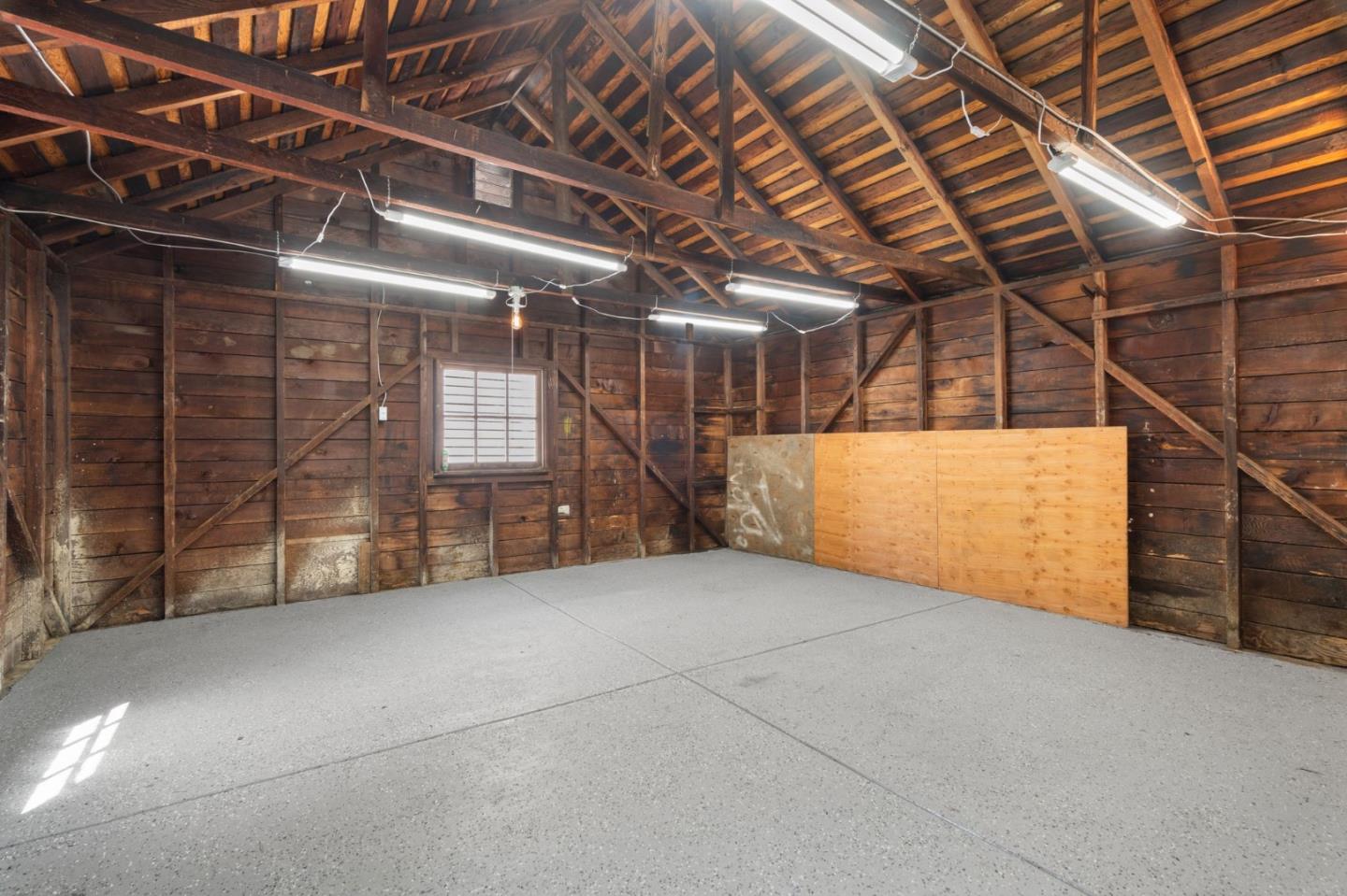 Detail Gallery Image 24 of 31 For 1221 Middlefield Rd, Palo Alto,  CA 94301 - 3 Beds | 1 Baths