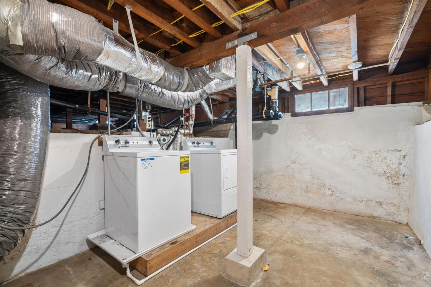 Detail Gallery Image 25 of 31 For 1221 Middlefield Rd, Palo Alto,  CA 94301 - 3 Beds | 1 Baths
