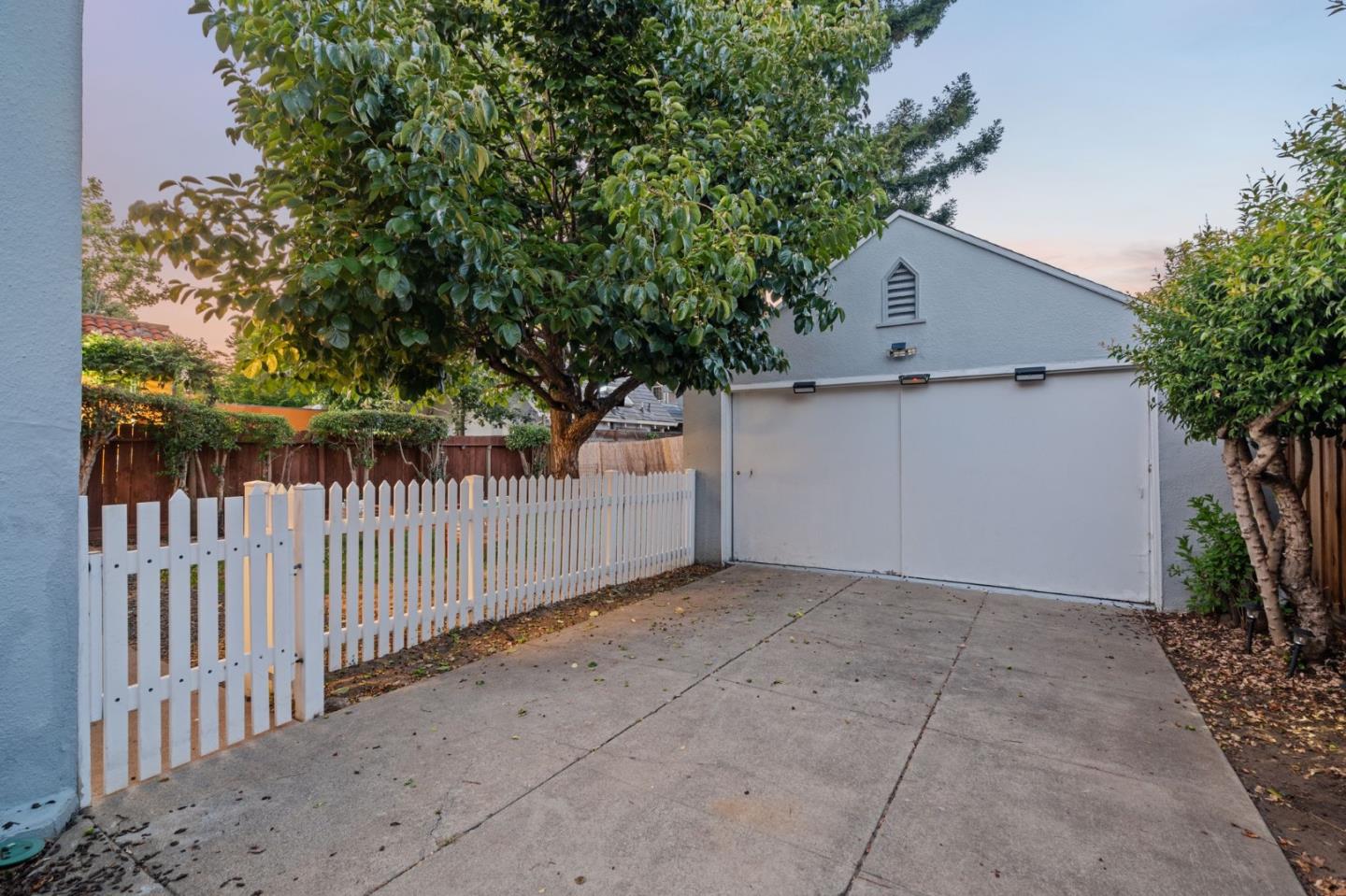 Detail Gallery Image 30 of 31 For 1221 Middlefield Rd, Palo Alto,  CA 94301 - 3 Beds | 1 Baths