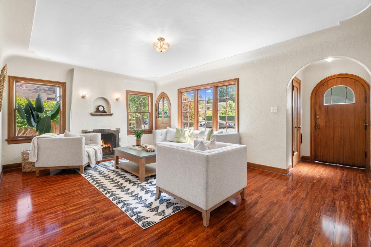 Detail Gallery Image 6 of 31 For 1221 Middlefield Rd, Palo Alto,  CA 94301 - 3 Beds | 1 Baths