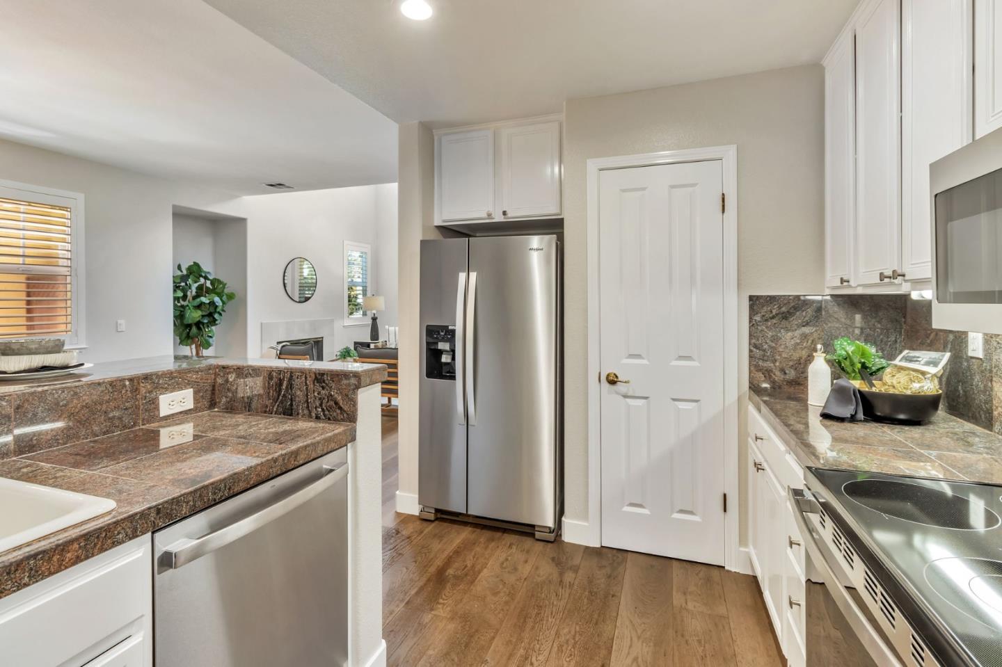 Detail Gallery Image 10 of 31 For 72 Cannery Cir, Campbell,  CA 95008 - 3 Beds | 2/1 Baths