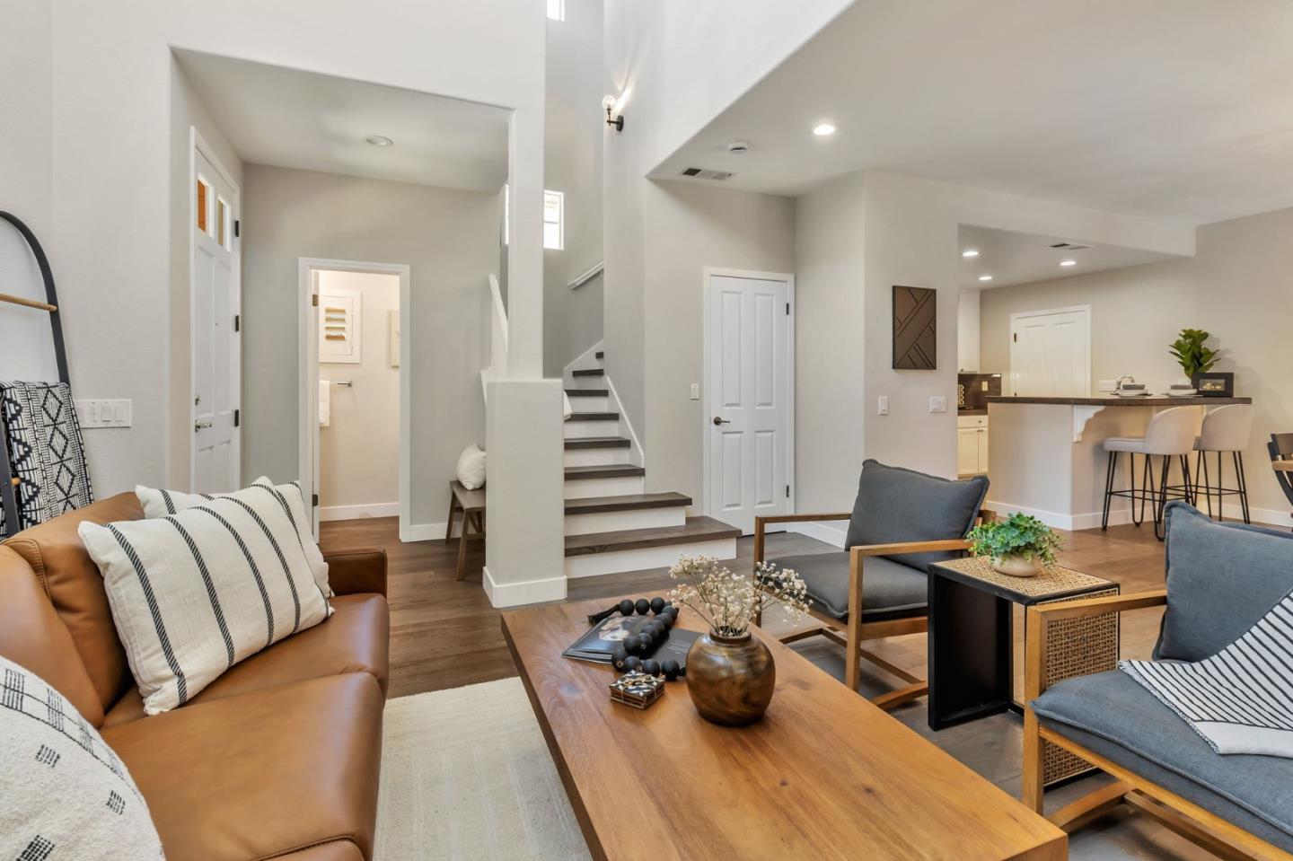 Detail Gallery Image 4 of 31 For 72 Cannery Cir, Campbell,  CA 95008 - 3 Beds | 2/1 Baths