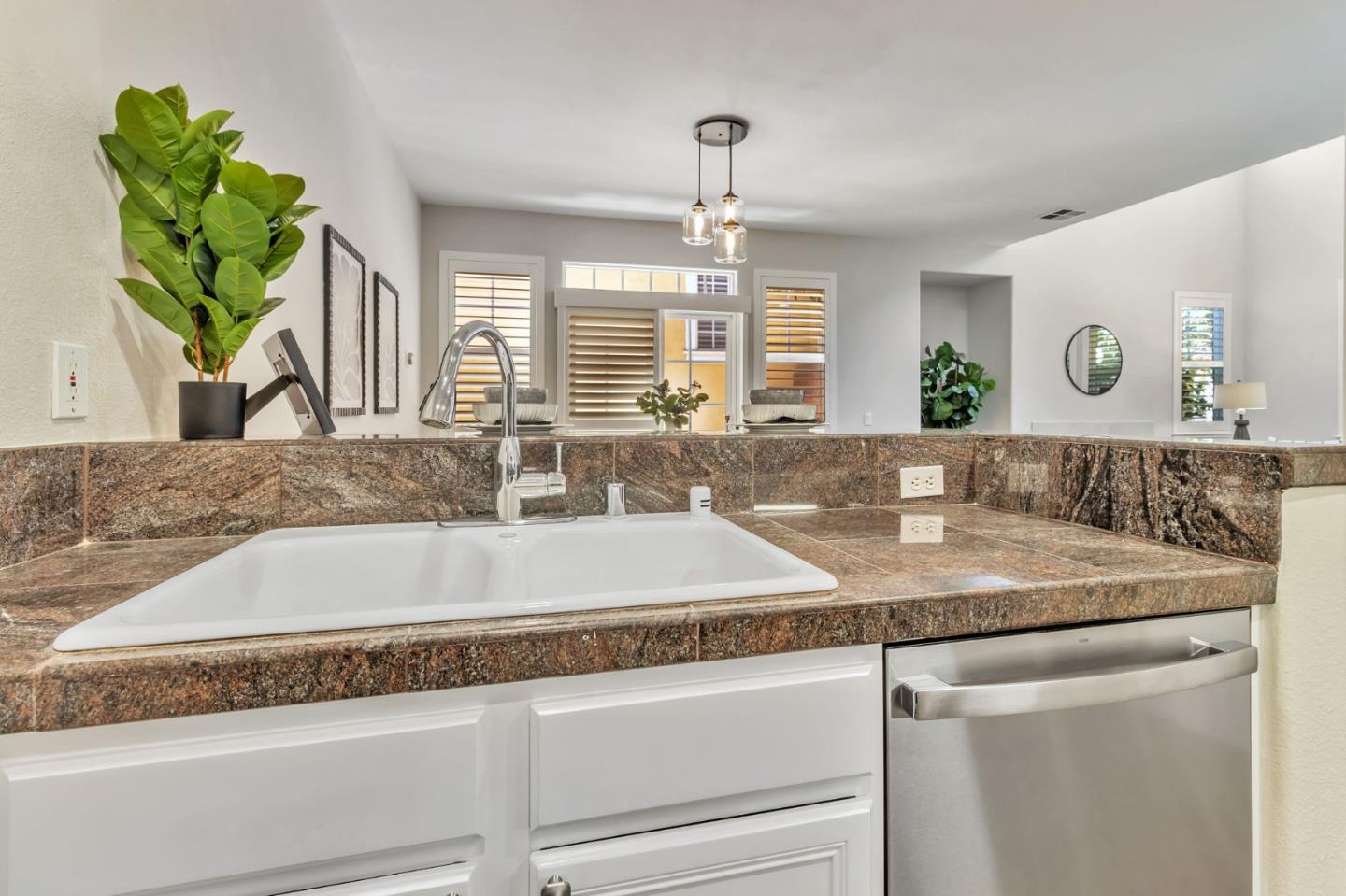 Detail Gallery Image 8 of 31 For 72 Cannery Cir, Campbell,  CA 95008 - 3 Beds | 2/1 Baths