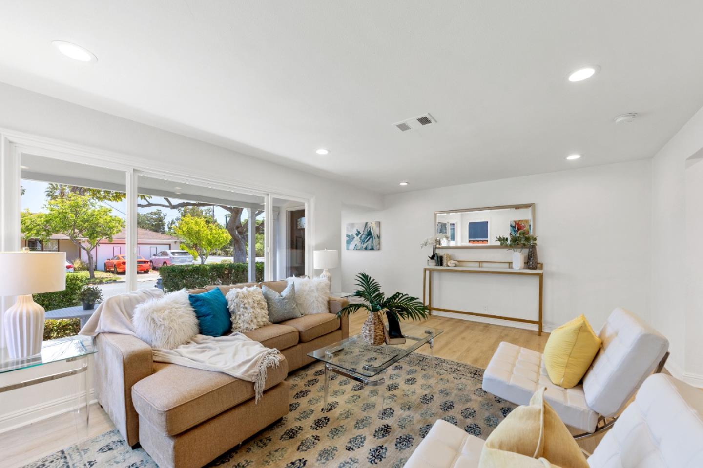 Detail Gallery Image 11 of 72 For 1032 Toyon Dr, Burlingame,  CA 94010 - 4 Beds | 3 Baths