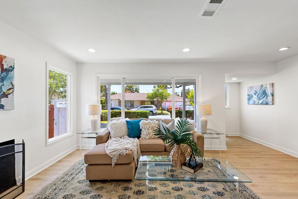 Detail Gallery Image 12 of 72 For 1032 Toyon Dr, Burlingame,  CA 94010 - 4 Beds | 3 Baths