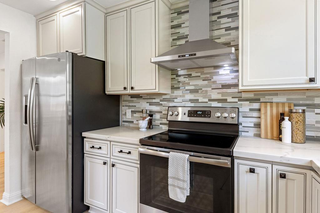 Detail Gallery Image 17 of 72 For 1032 Toyon Dr, Burlingame,  CA 94010 - 4 Beds | 3 Baths