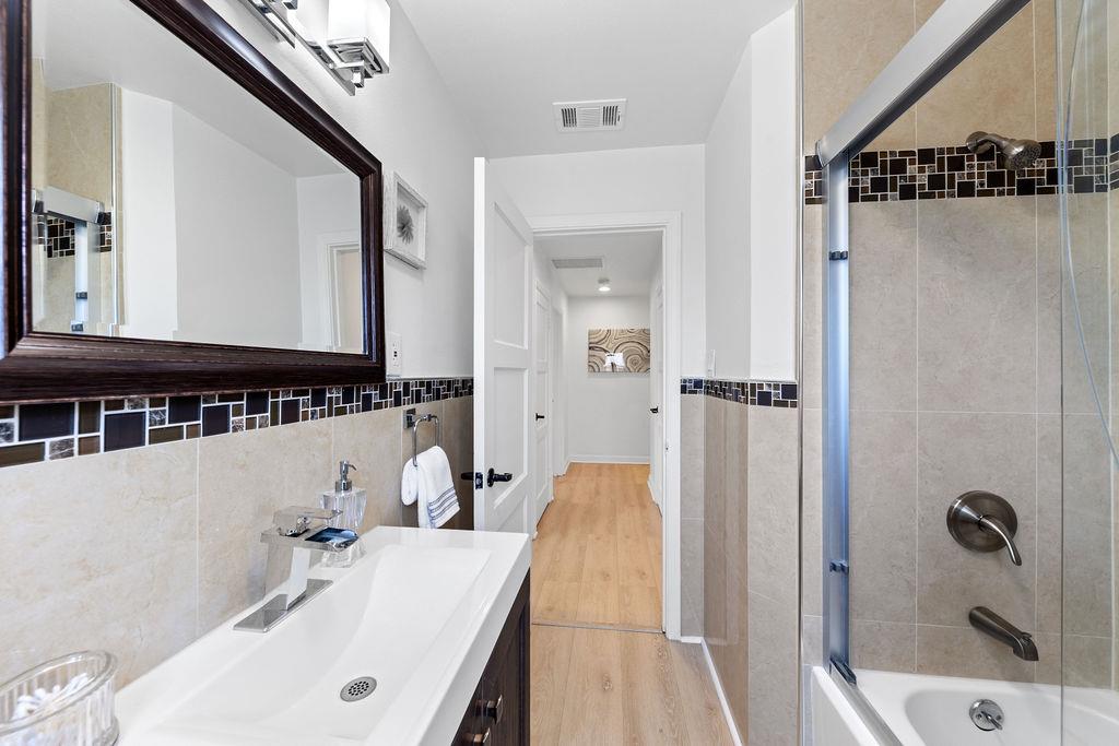 Detail Gallery Image 21 of 72 For 1032 Toyon Dr, Burlingame,  CA 94010 - 4 Beds | 3 Baths