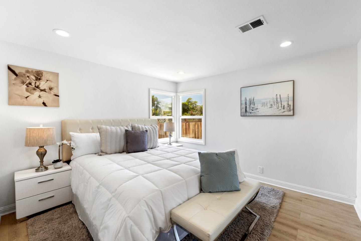 Detail Gallery Image 32 of 72 For 1032 Toyon Dr, Burlingame,  CA 94010 - 4 Beds | 3 Baths