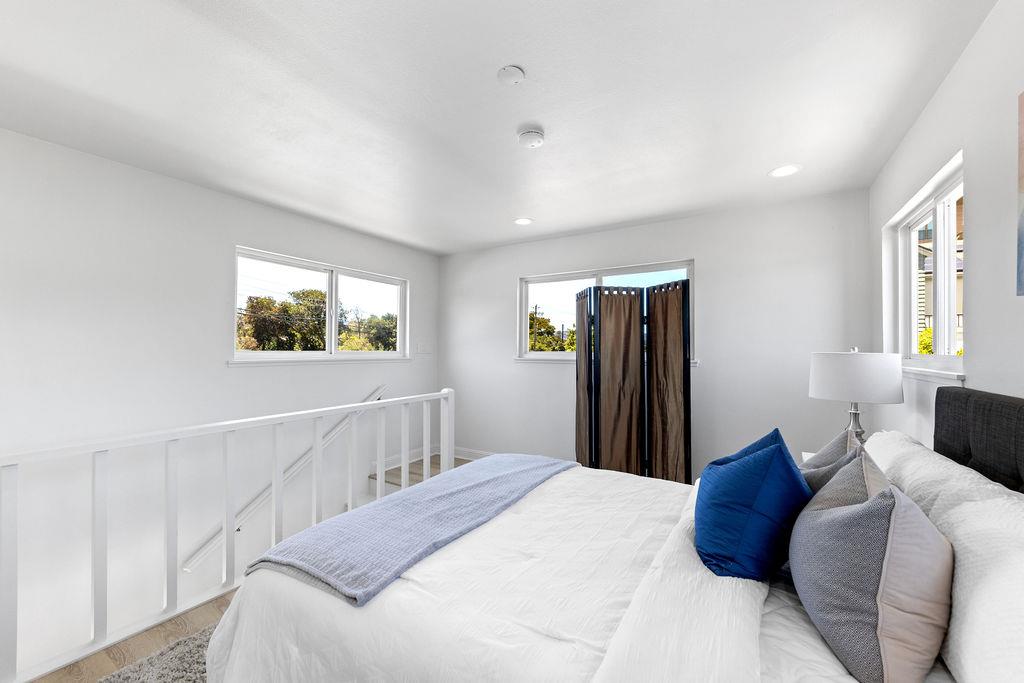 Detail Gallery Image 40 of 72 For 1032 Toyon Dr, Burlingame,  CA 94010 - 4 Beds | 3 Baths