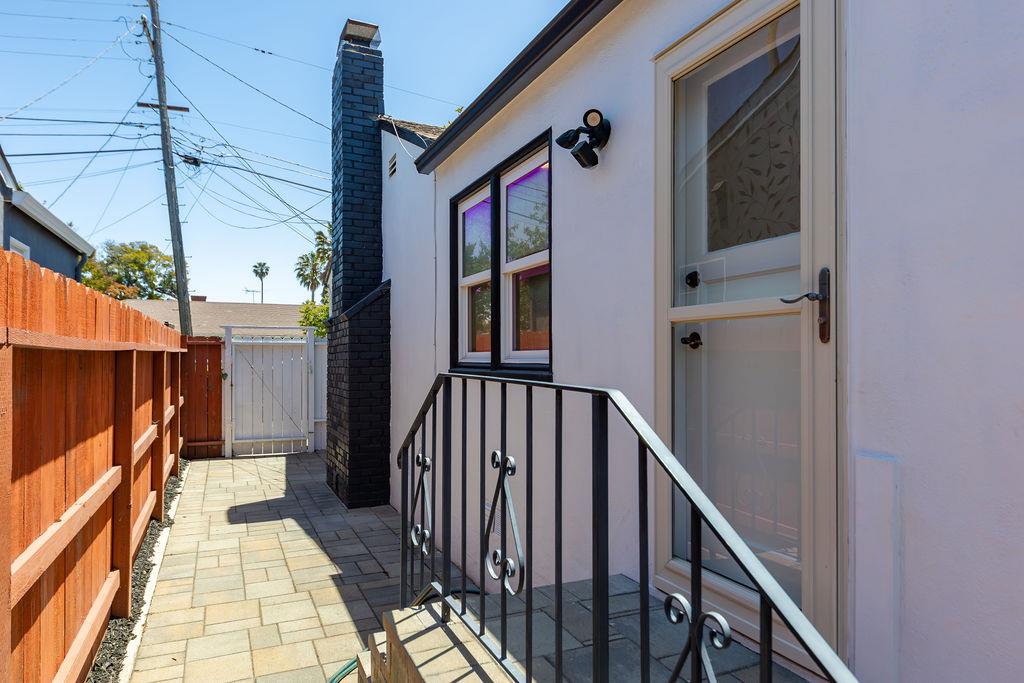 Detail Gallery Image 48 of 72 For 1032 Toyon Dr, Burlingame,  CA 94010 - 4 Beds | 3 Baths