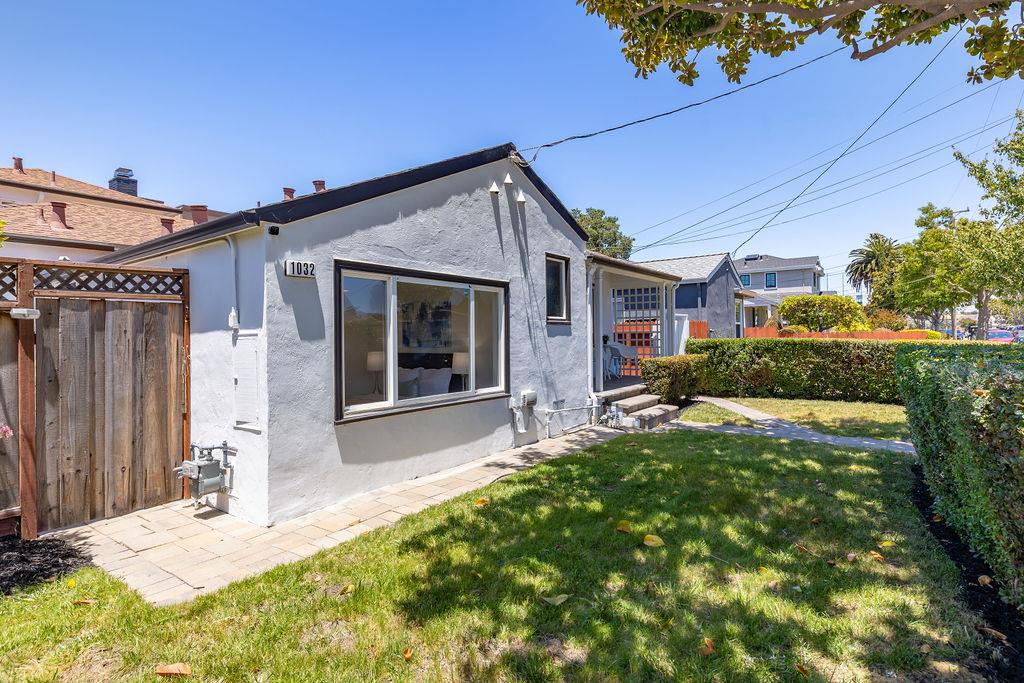 Detail Gallery Image 6 of 72 For 1032 Toyon Dr, Burlingame,  CA 94010 - 4 Beds | 3 Baths